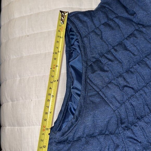 Chico’s 1 (8-10) Blue Water Resistant Knit Puffer Insulated Full Zip Vest - Picture 16 of 16